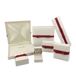 Luxury Jewellery Packaging Box With Flowers