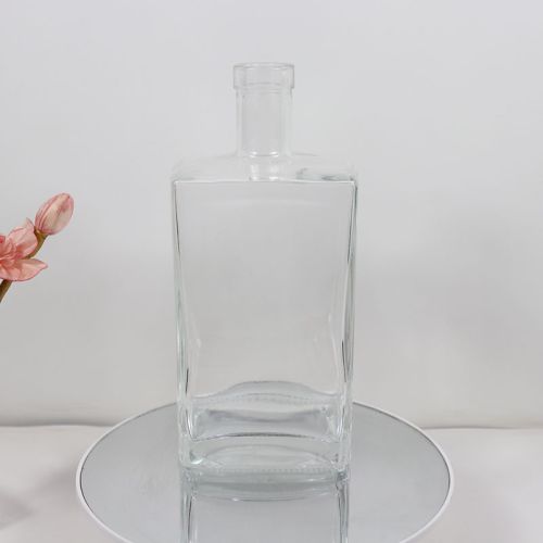 NC184 750ml 750g Square gin glass bottle